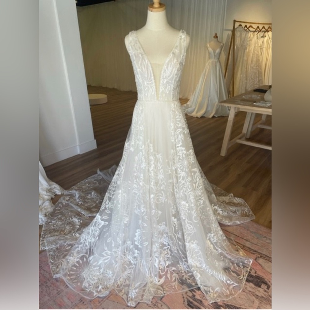Rish Bridal, Chloe